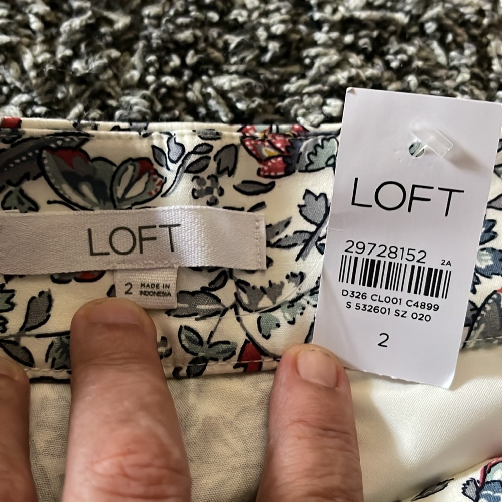 NWT LOFT THE RIVIERA SHORT High Waist Floral Women's Shorts w/4”inseam (2) - Picture 2 of 6